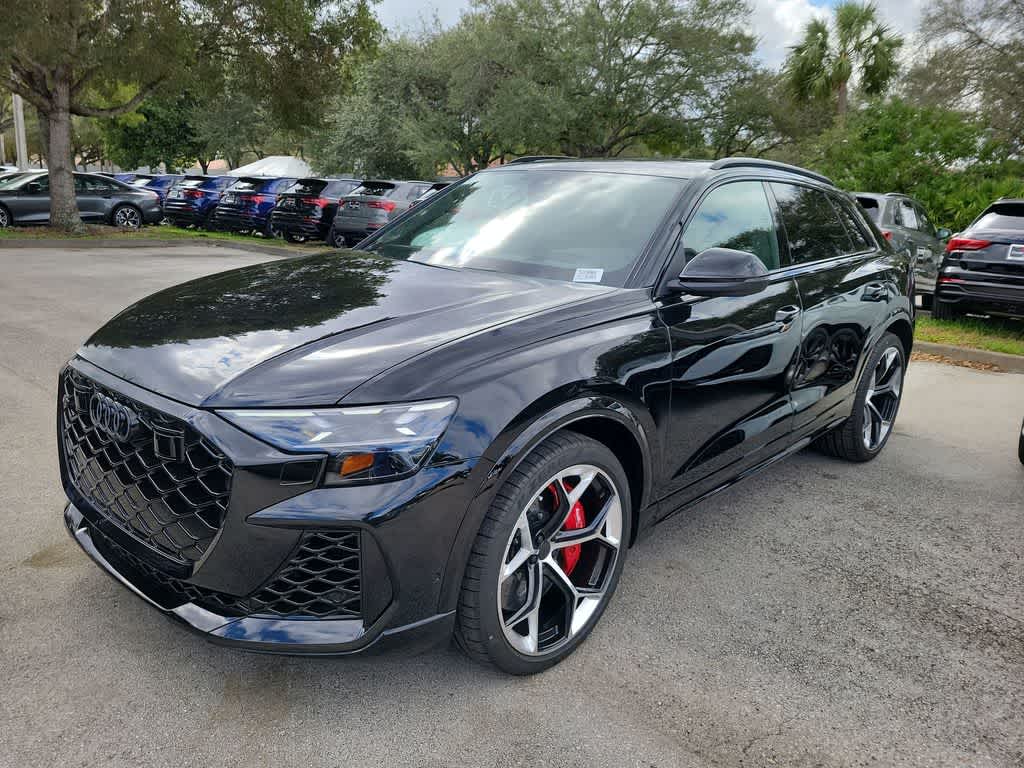 Thumbnail: 2026 Audi RS Q8 - 4