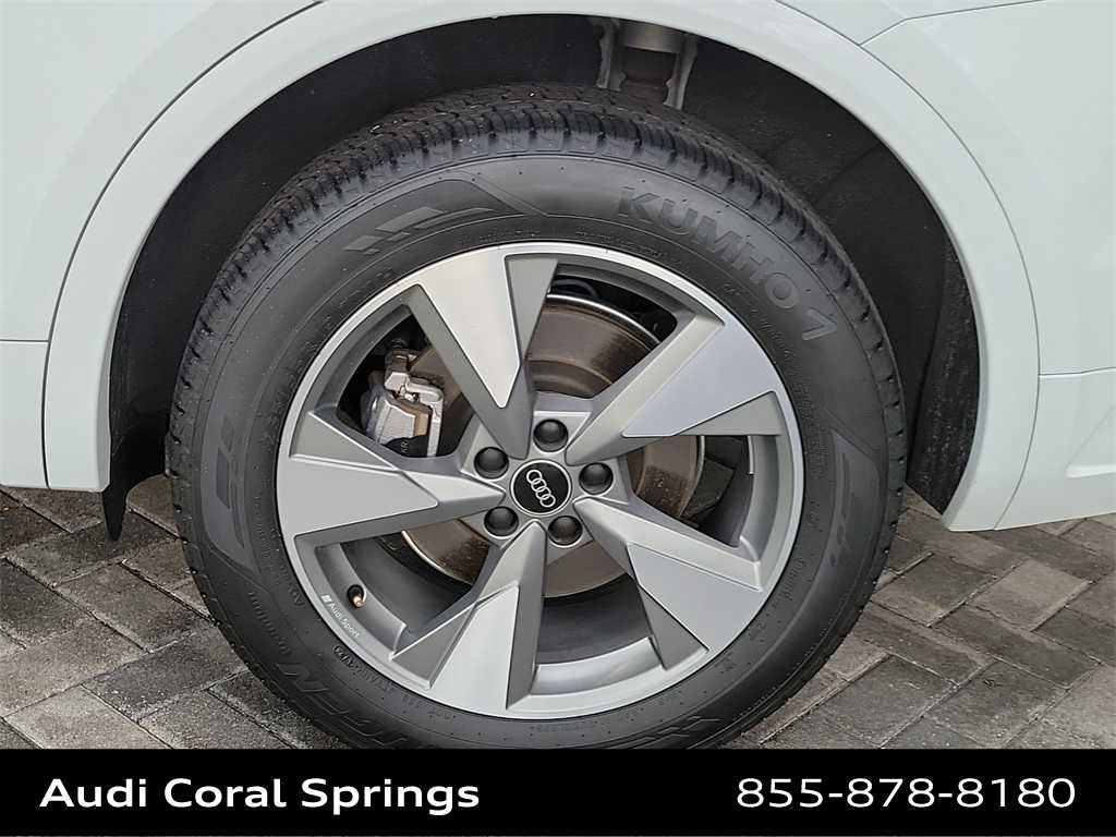 Thumbnail: 2023 Audi Q5 - 8