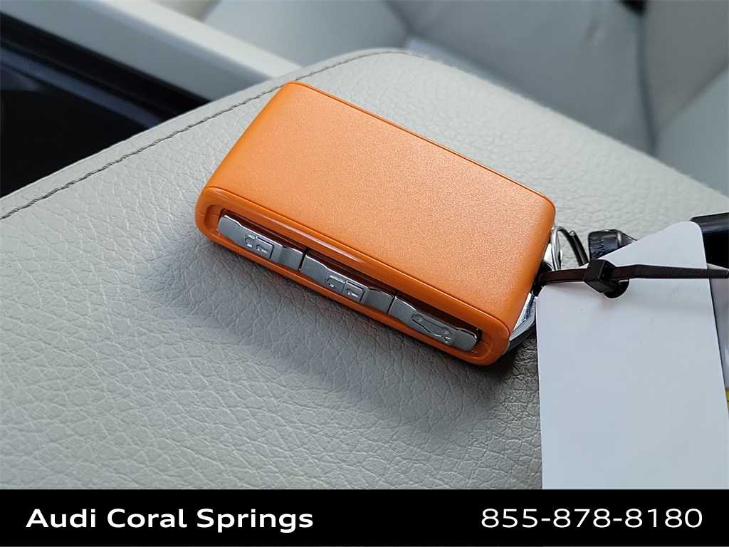 Thumbnail: 2022 Volvo XC60 - 28