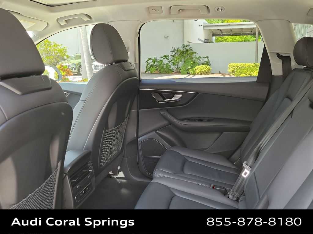 Thumbnail: 2023 Audi Q7 - 20