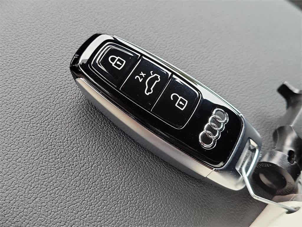 Thumbnail: 2026 Audi Q8 - 20