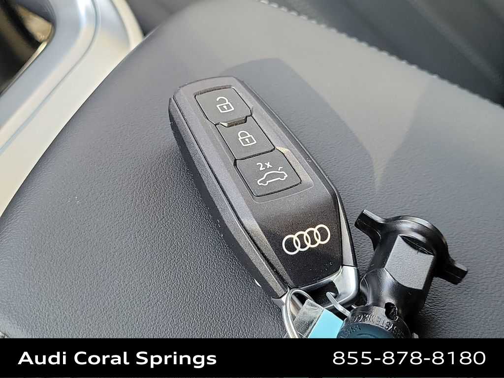 Thumbnail: 2025 Audi Q5 - 28