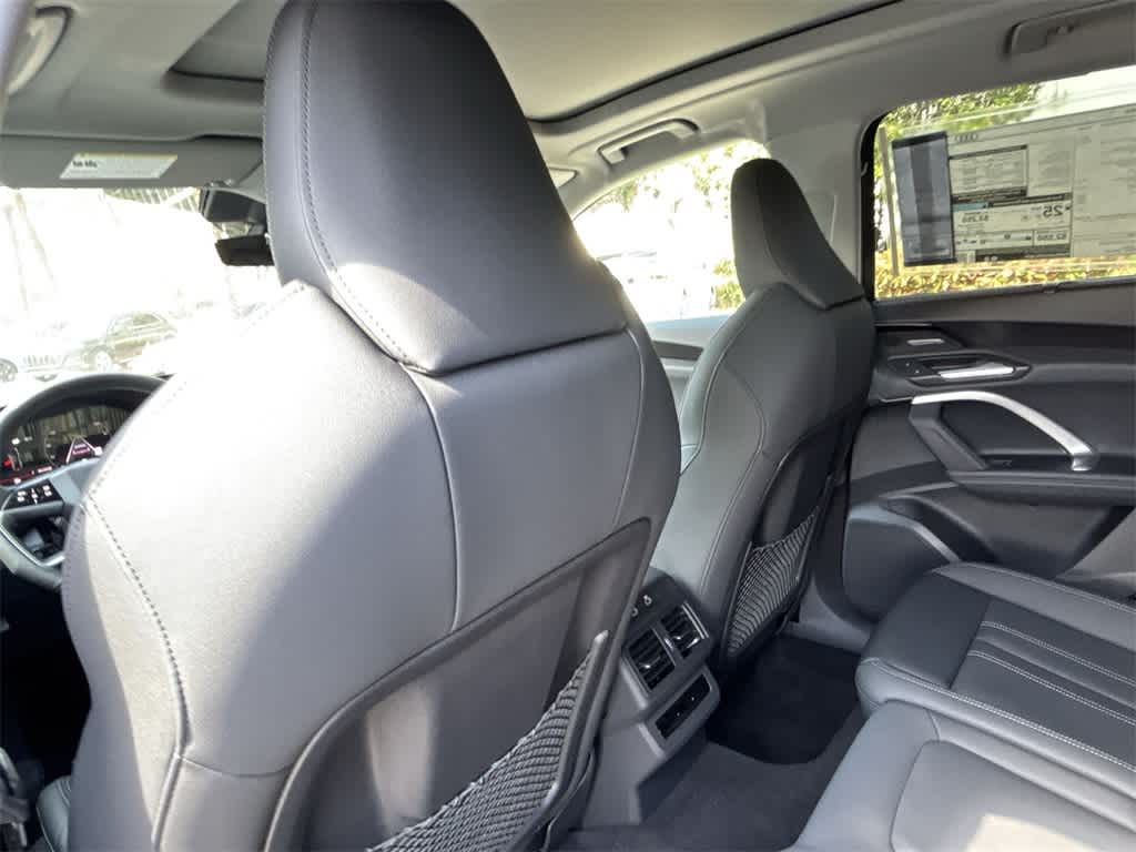 Thumbnail: 2025 Audi Q5 - 26