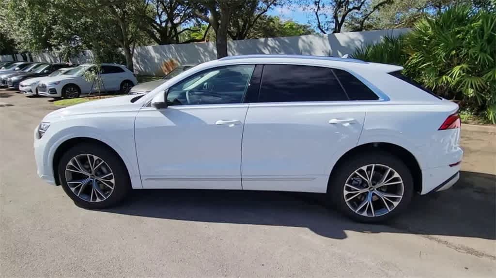 Thumbnail: 2025 Audi Q8 - 5