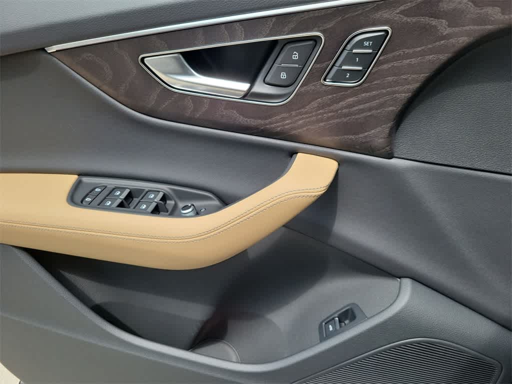 Thumbnail: 2025 Audi Q7 - 19