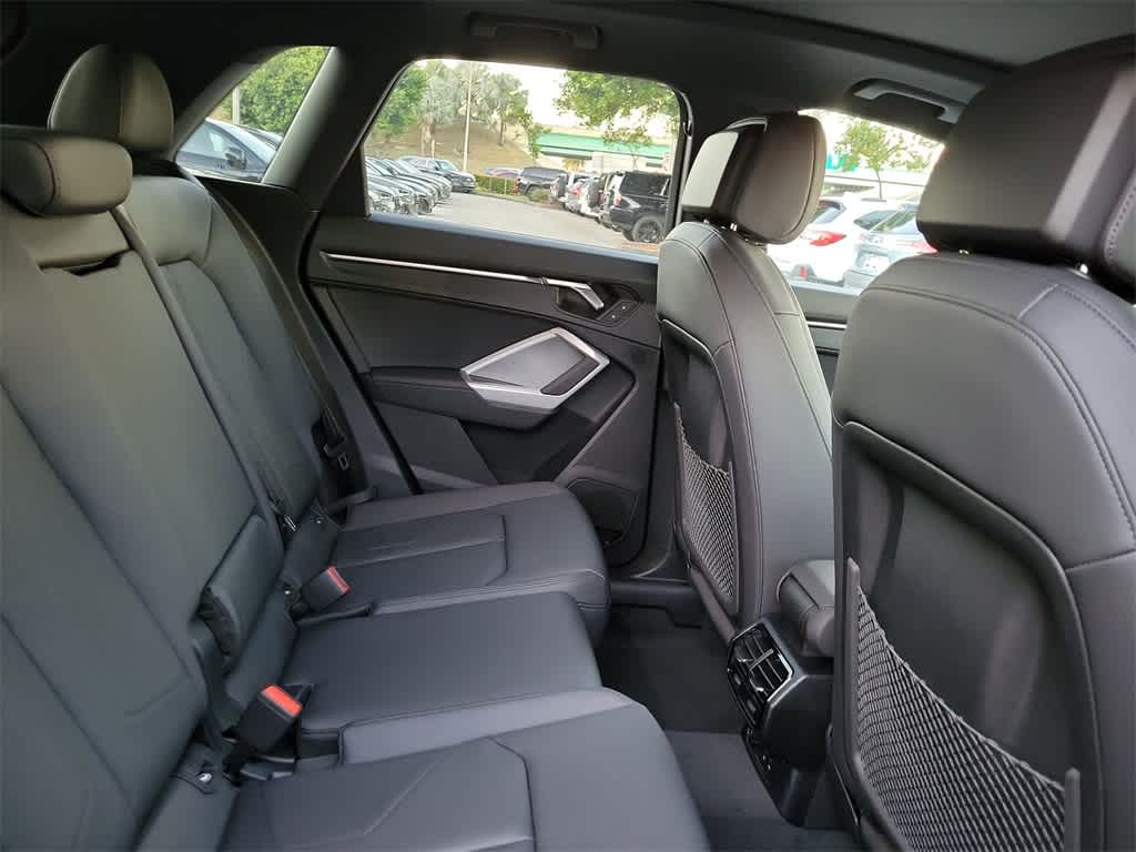 Thumbnail: 2025 Audi Q3 - 21