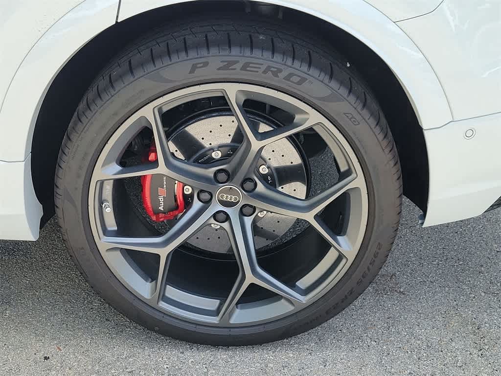 Thumbnail: 2025 Audi RS Q8 - 16