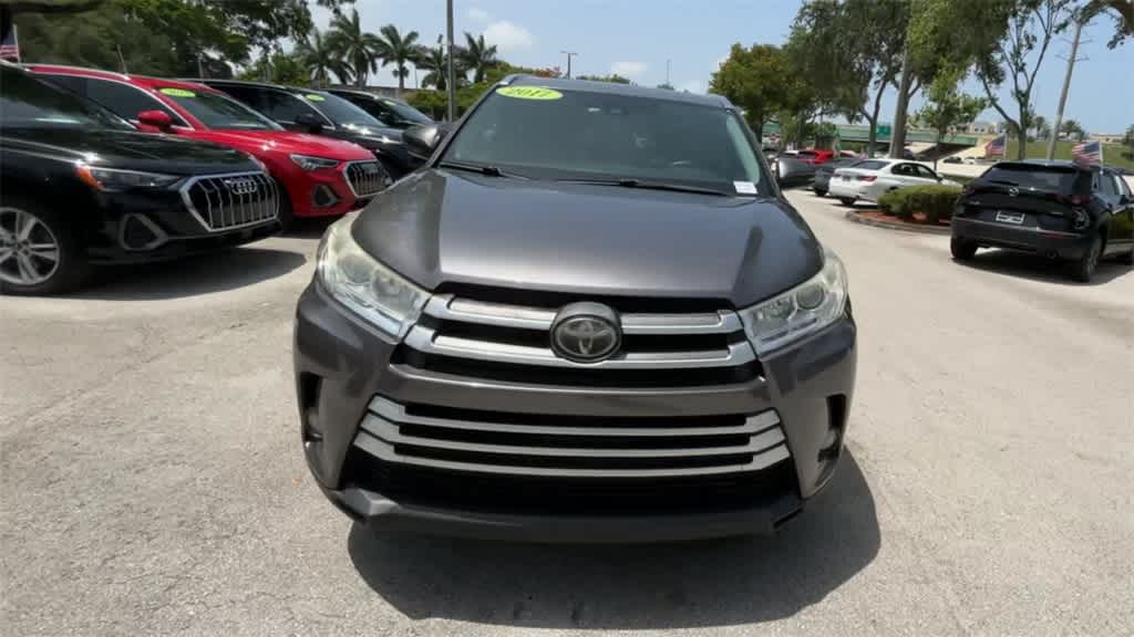 Thumbnail: 2017 Toyota Highlander - 3