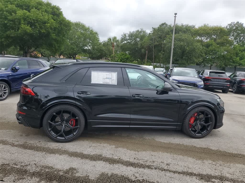 2025 Audi RS Q8 4.0T 9