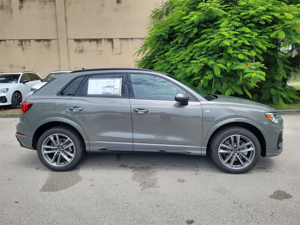 Thumbnail: 2025 Audi Q3 - 9