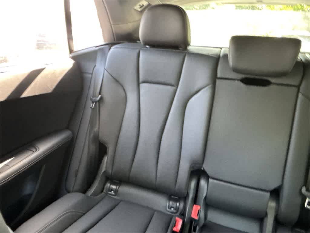 Thumbnail: 2025 Audi Q8 - 15