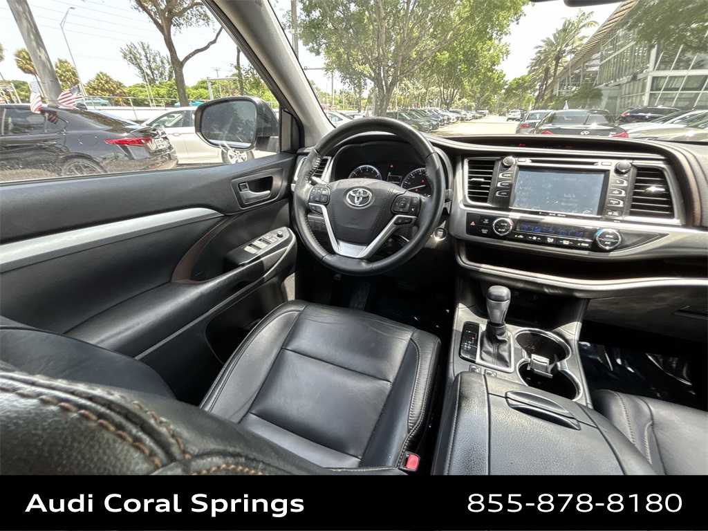 Thumbnail: 2017 Toyota Highlander - 15