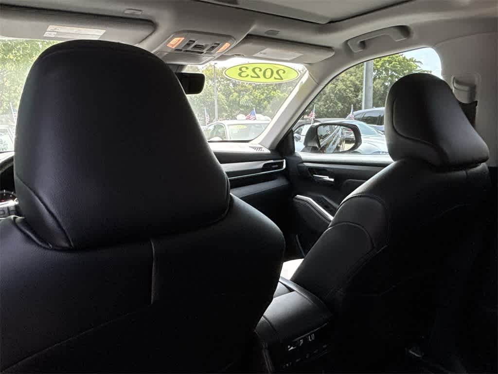 2024 Toyota Highlander XLE 26