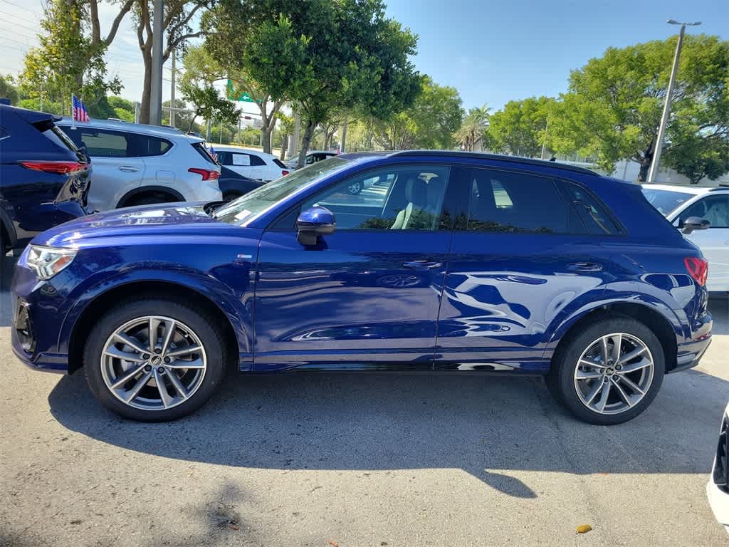 Thumbnail: 2025 Audi Q3 - 3