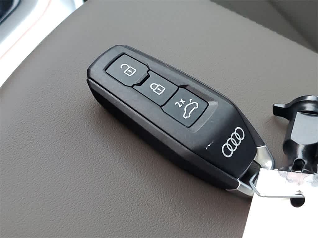 Thumbnail: 2025 Audi Q5 - 20