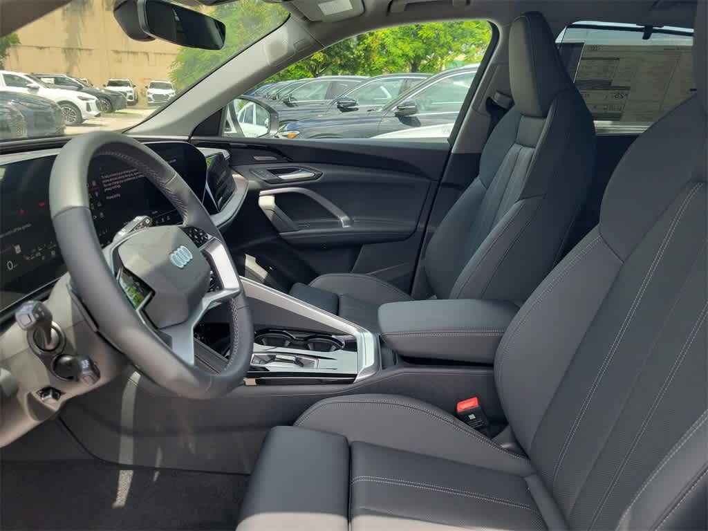 Thumbnail: 2025 Audi Q5 - 11