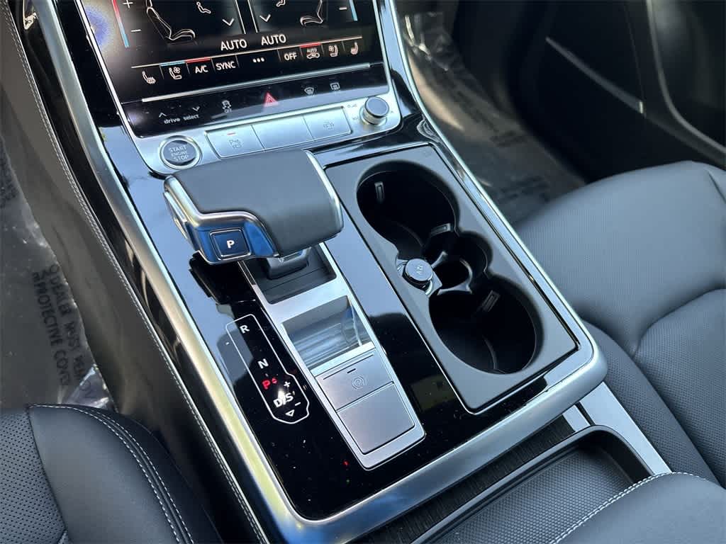 Thumbnail: 2025 Audi Q8 - 31