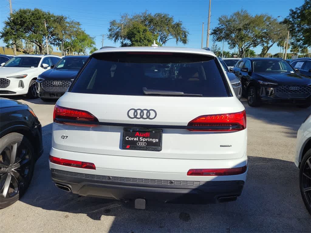 Thumbnail: 2026 Audi Q7 - 4