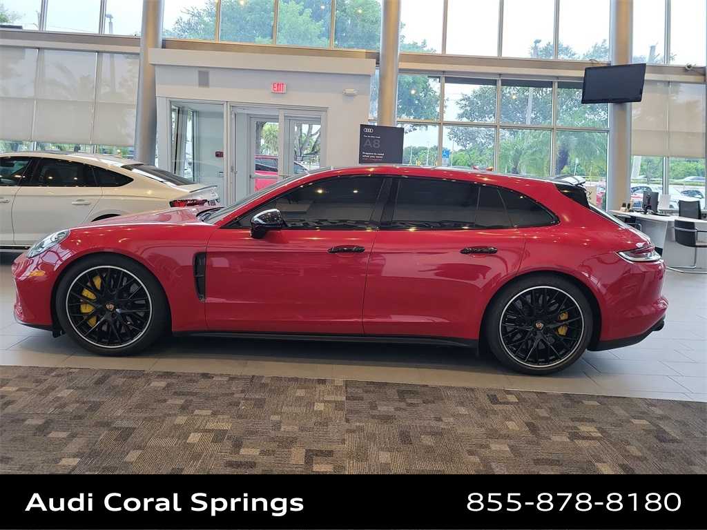 2023 Porsche Panamera Sport Turismo Turbo photo 3