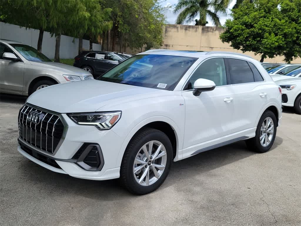 Thumbnail: 2025 Audi Q3 - 4