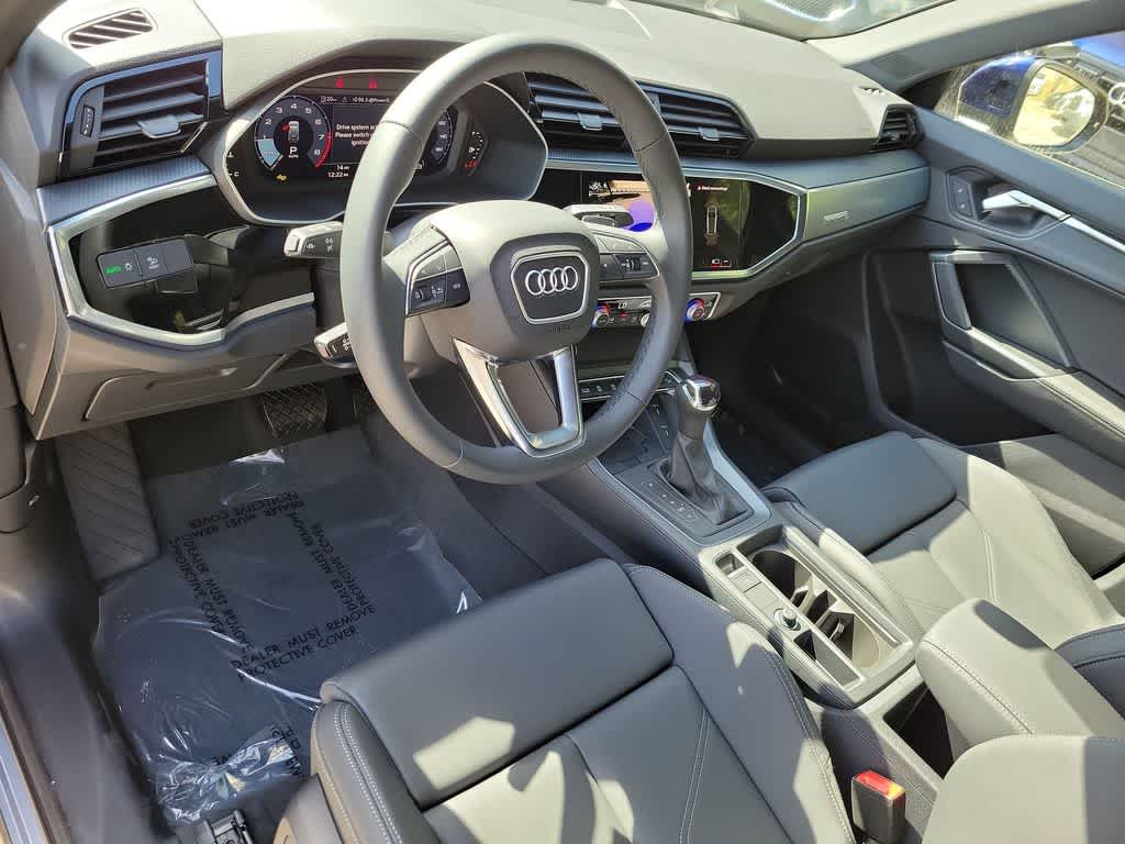 Thumbnail: 2025 Audi Q3 - 10