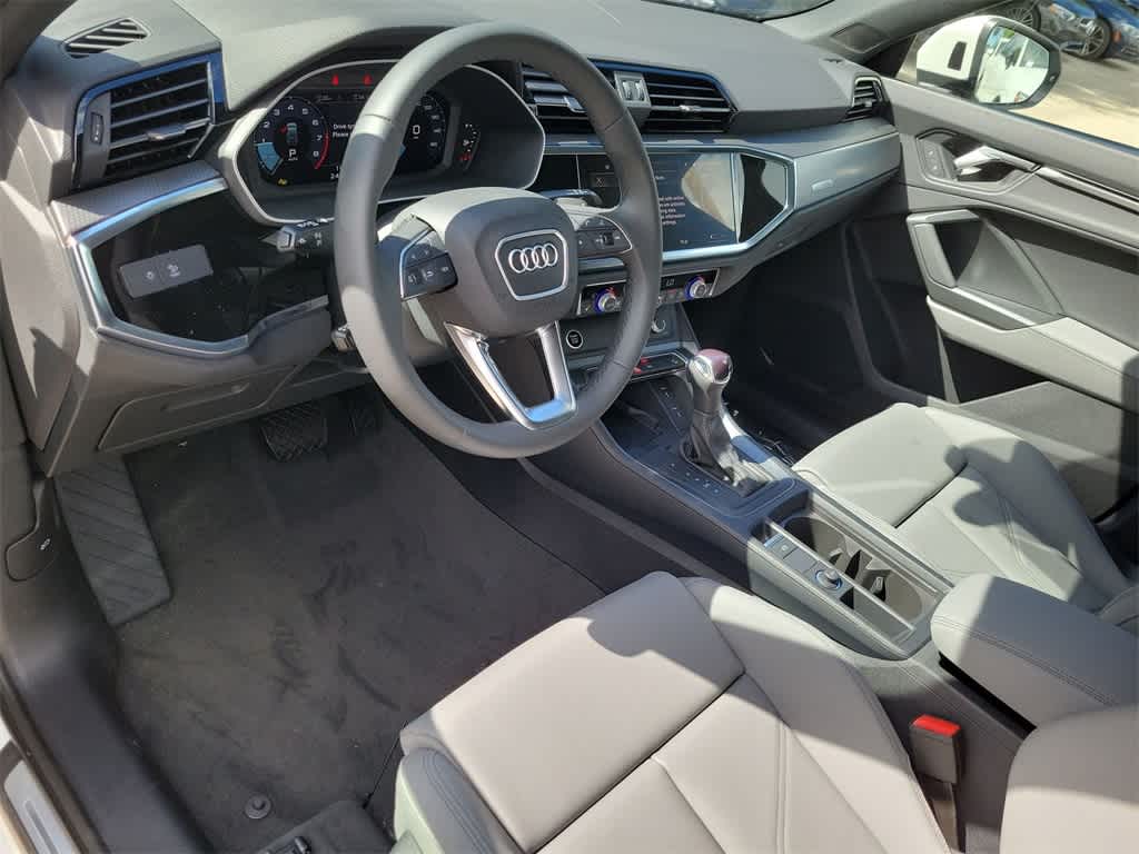 Thumbnail: 2025 Audi Q3 - 2