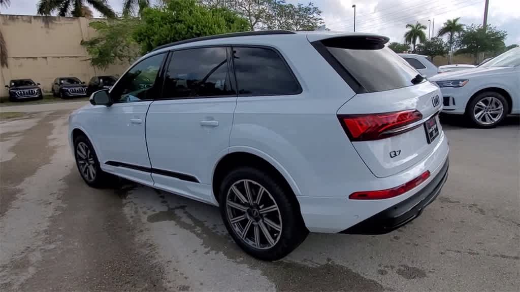 Thumbnail: 2023 Audi Q7 - 6