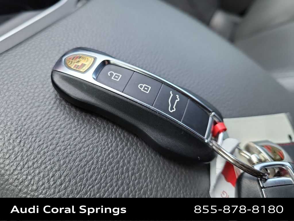 Thumbnail: 2021 Porsche Cayenne - 28