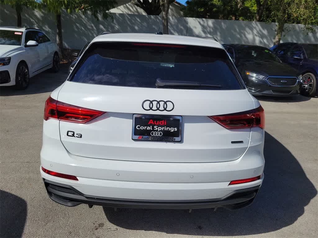 Thumbnail: 2025 Audi Q3 - 13