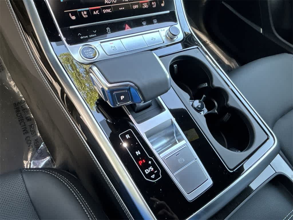 Thumbnail: 2025 Audi Q8 - 31