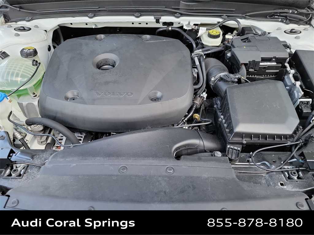 Thumbnail: 2020 Volvo XC40 - 9