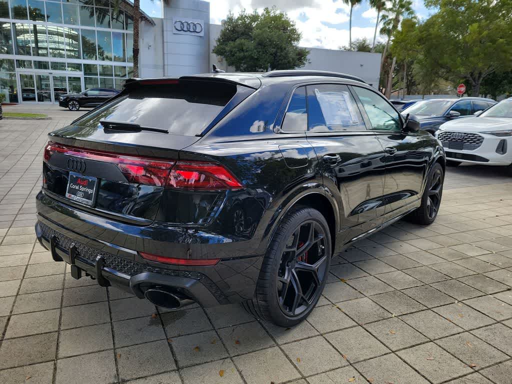 Thumbnail: 2026 Audi RS Q8 - 8