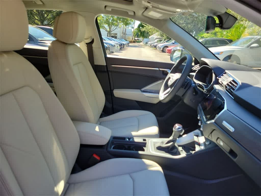 Thumbnail: 2025 Audi Q3 - 22