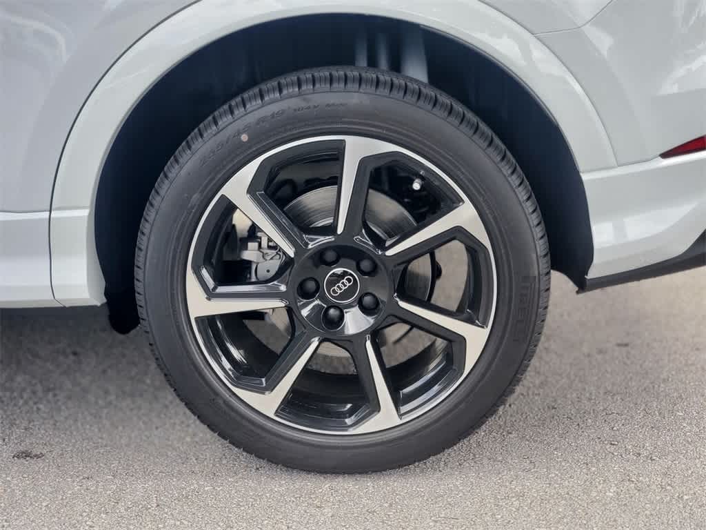 Thumbnail: 2025 Audi Q3 - 16