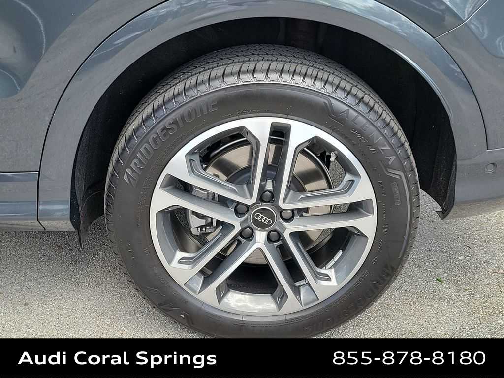 Thumbnail: 2025 Audi Q5 - 16