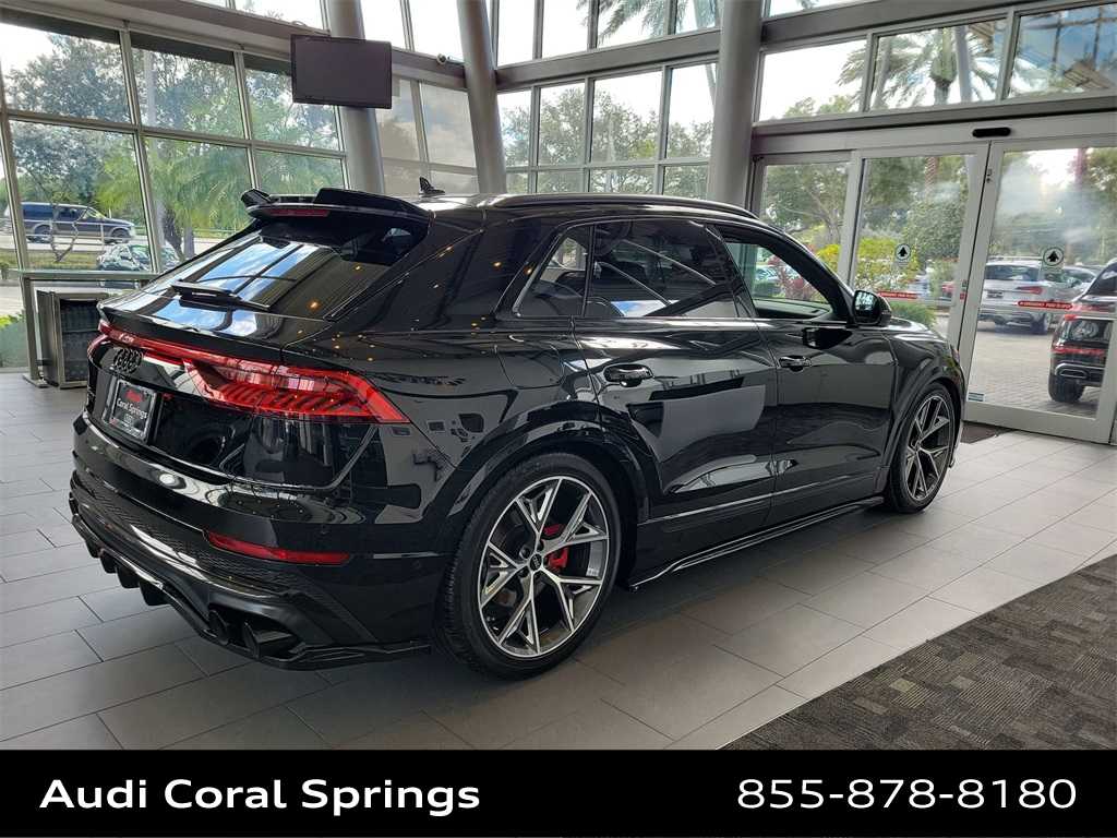 Thumbnail: 2023 Audi SQ8 - 8