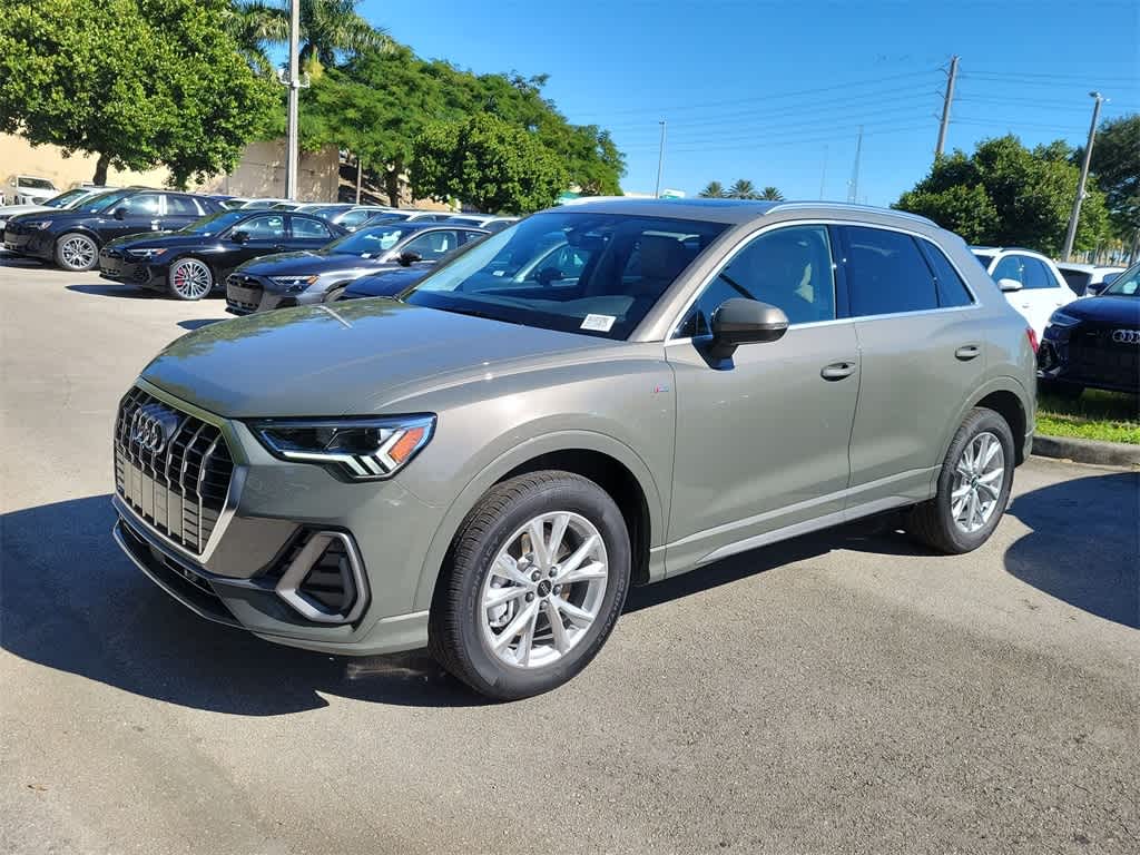 Thumbnail: 2025 Audi Q3 - 4