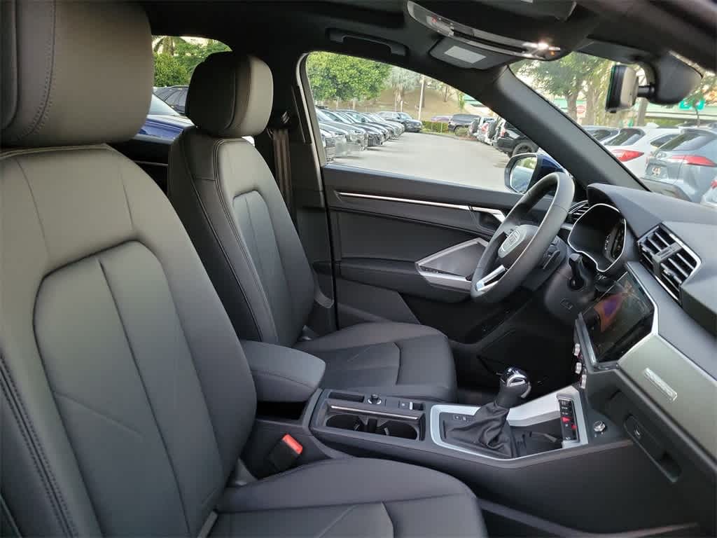 Thumbnail: 2025 Audi Q3 - 22