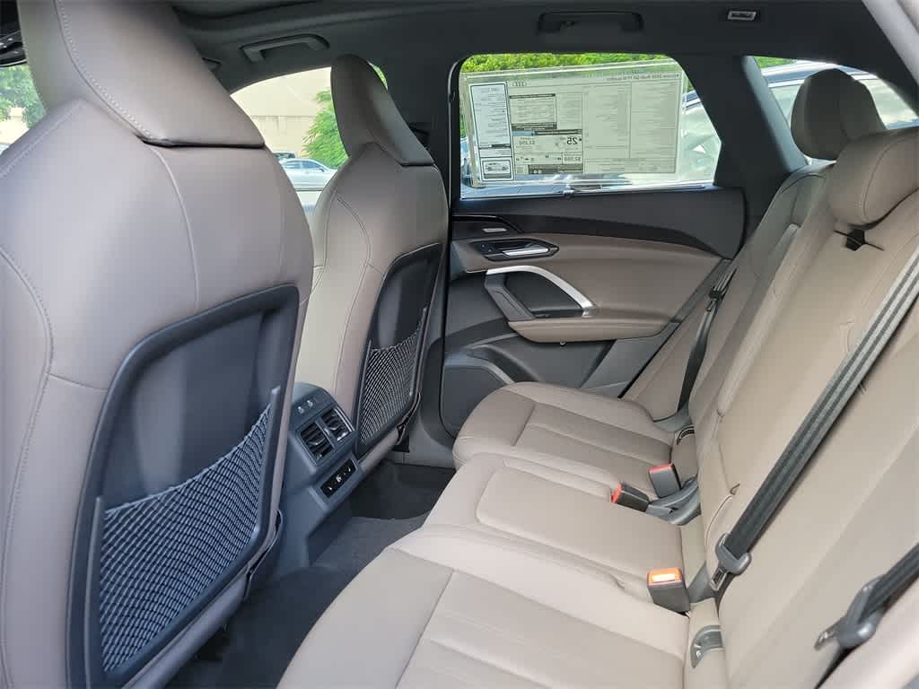 Thumbnail: 2025 Audi Q5 - 12