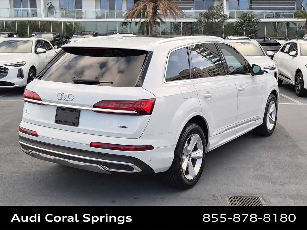 Thumbnail: 2023 Audi Q7 - 6