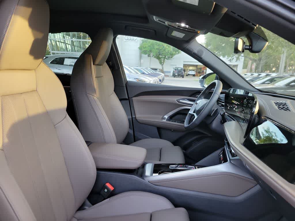 Thumbnail: 2025 Audi Q5 - 14