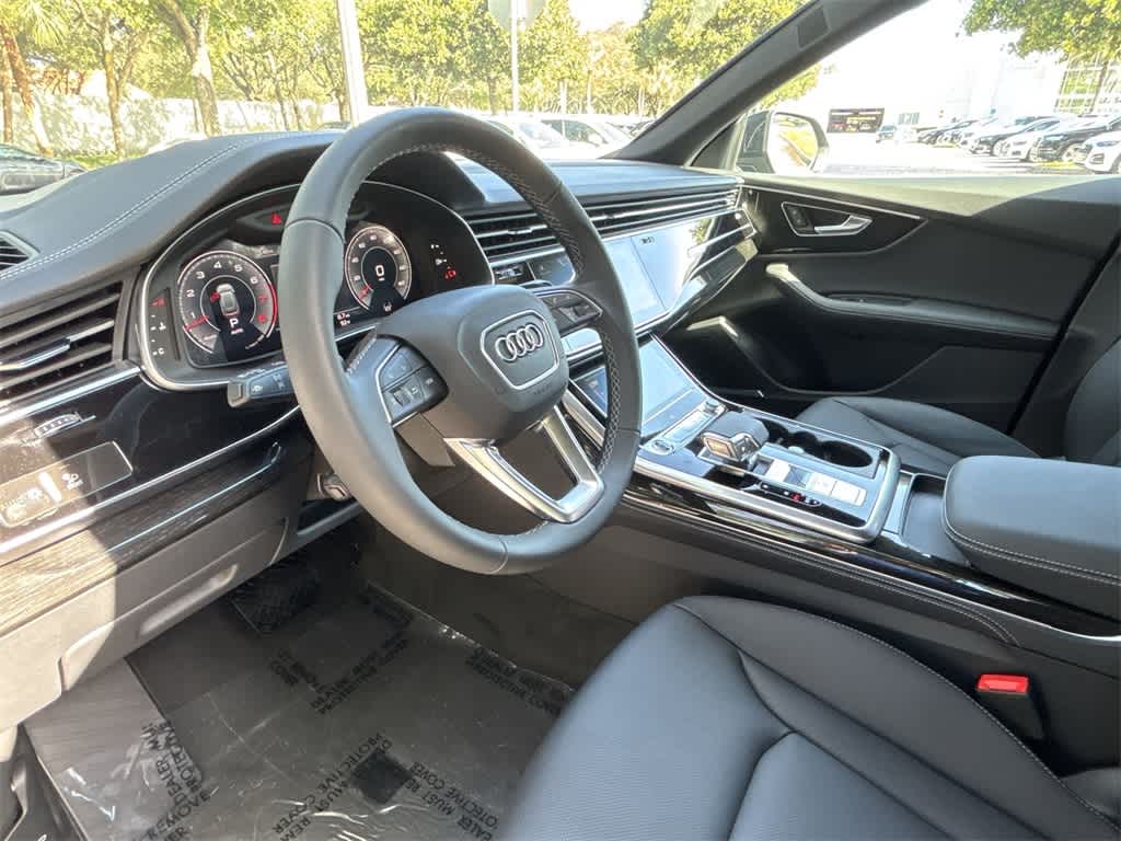 Thumbnail: 2025 Audi Q8 - 16