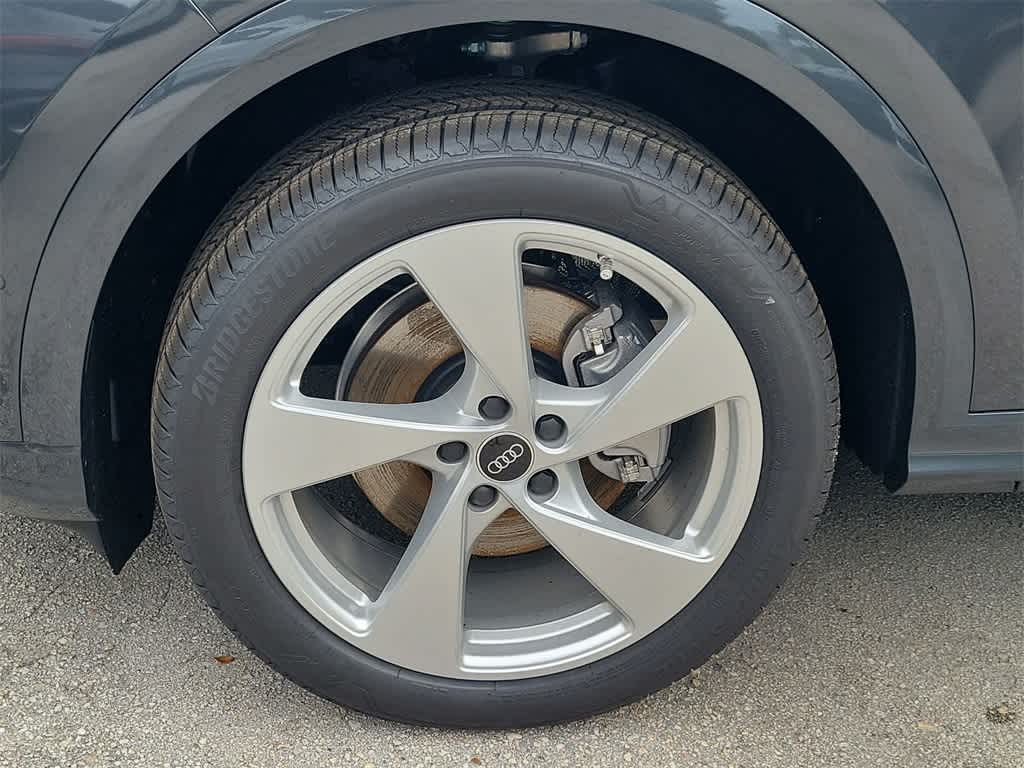 Thumbnail: 2025 Audi Q5 - 8