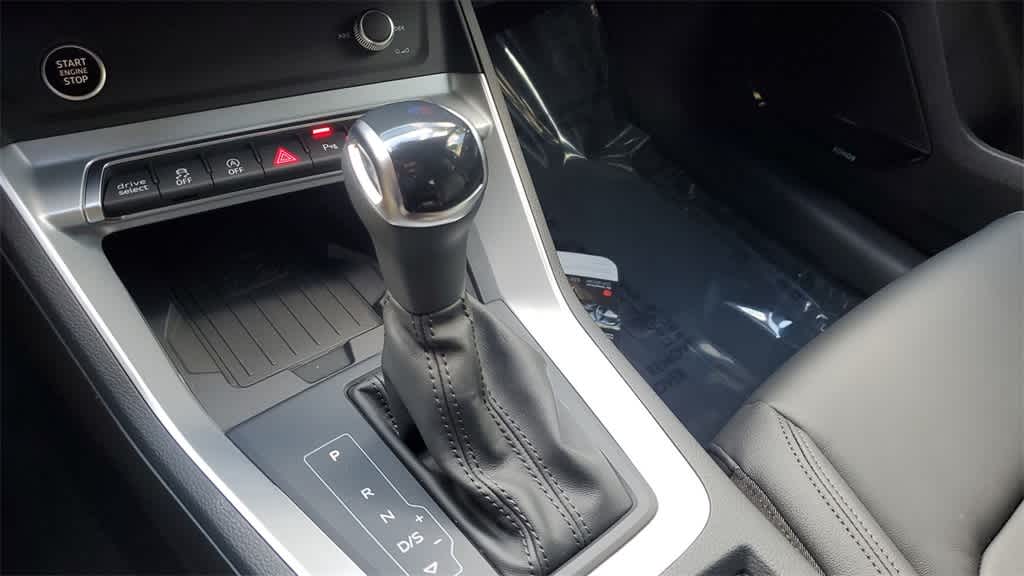 Thumbnail: 2025 Audi Q3 - 25