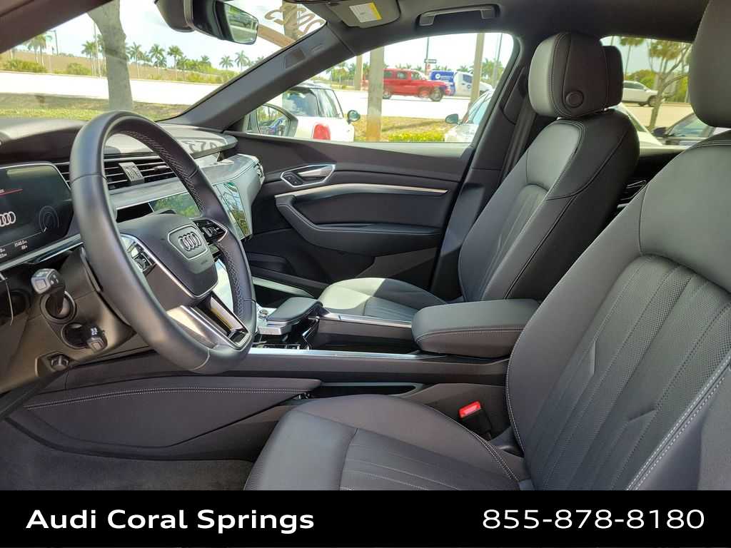 Thumbnail: 2023 Audi e-tron S - 19