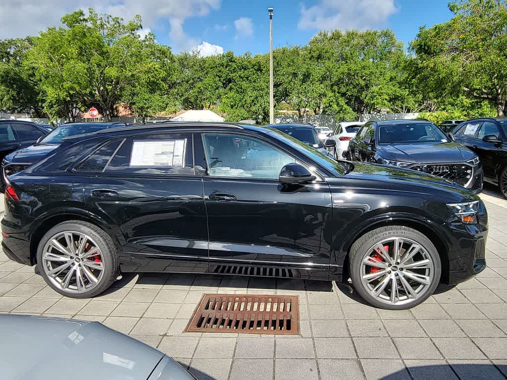 Thumbnail: 2026 Audi Q8 - 9