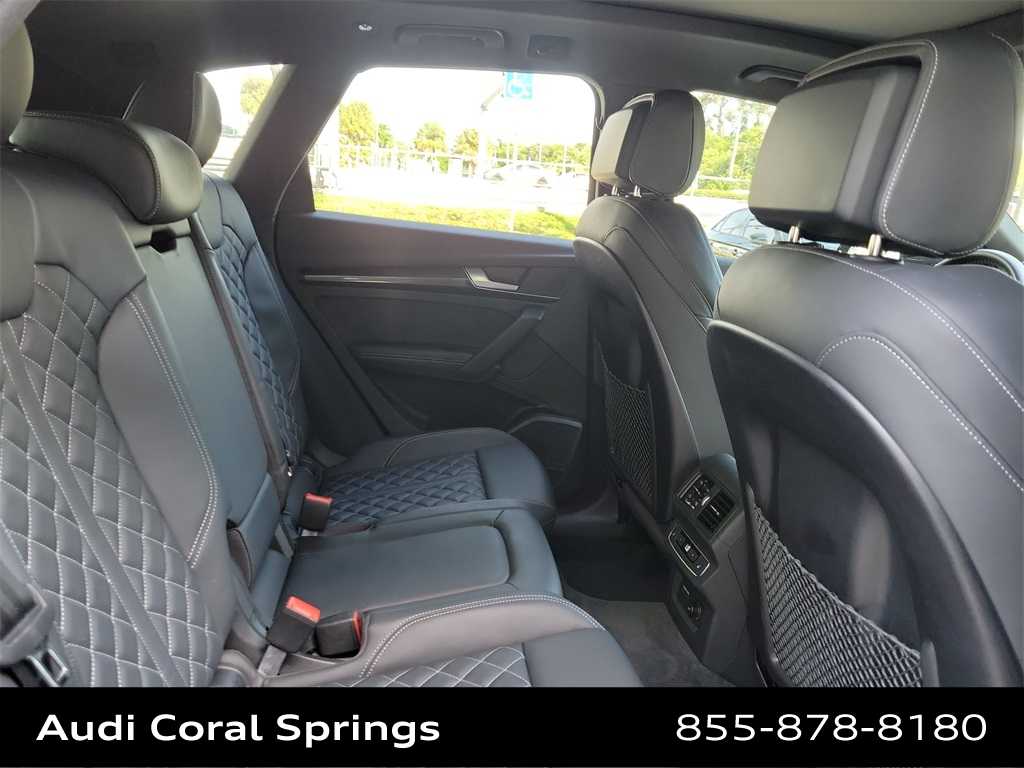 Thumbnail: 2023 Audi SQ5 - 13