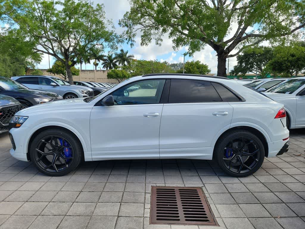 Thumbnail: 2026 Audi RS Q8 - 5