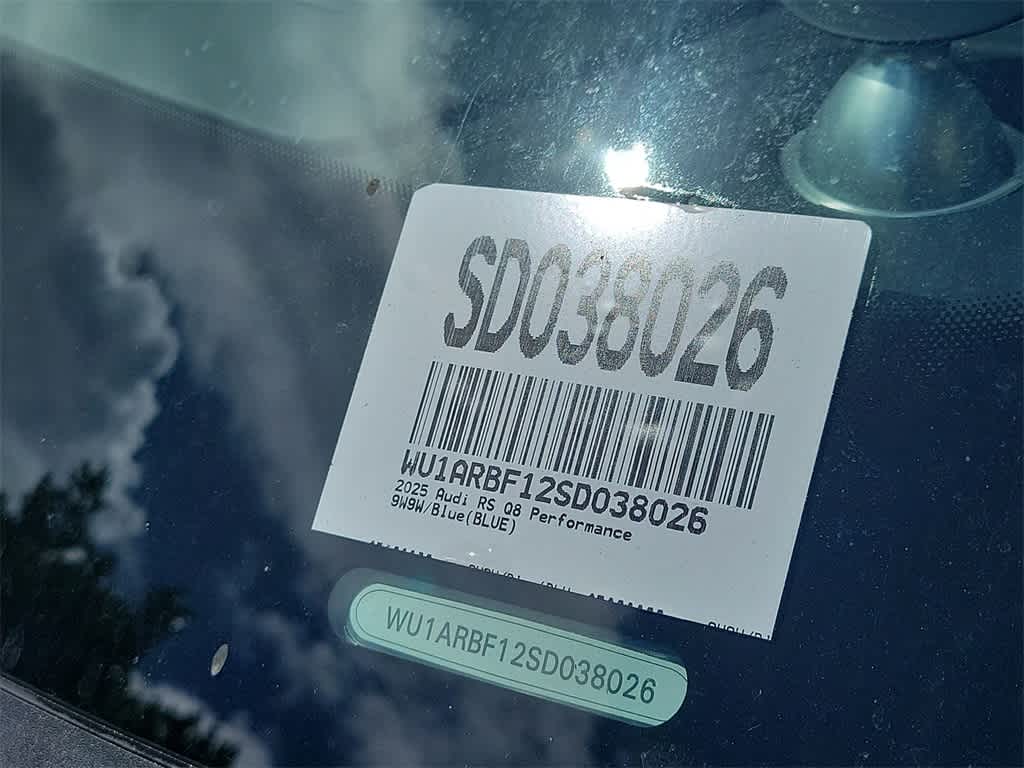 Thumbnail: 2025 Audi RS Q8 - 21