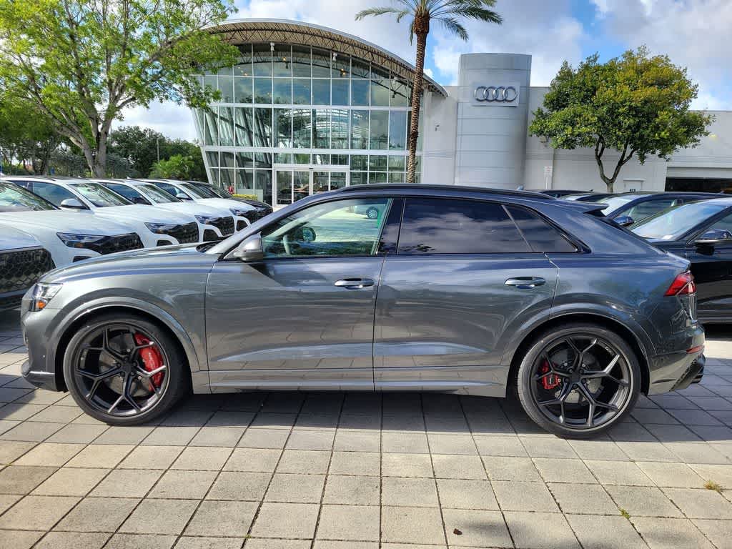 Thumbnail: 2026 Audi RS Q8 - 11